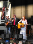  Dave Rawlings, Garrison Keillor, and Gillian Welch making music